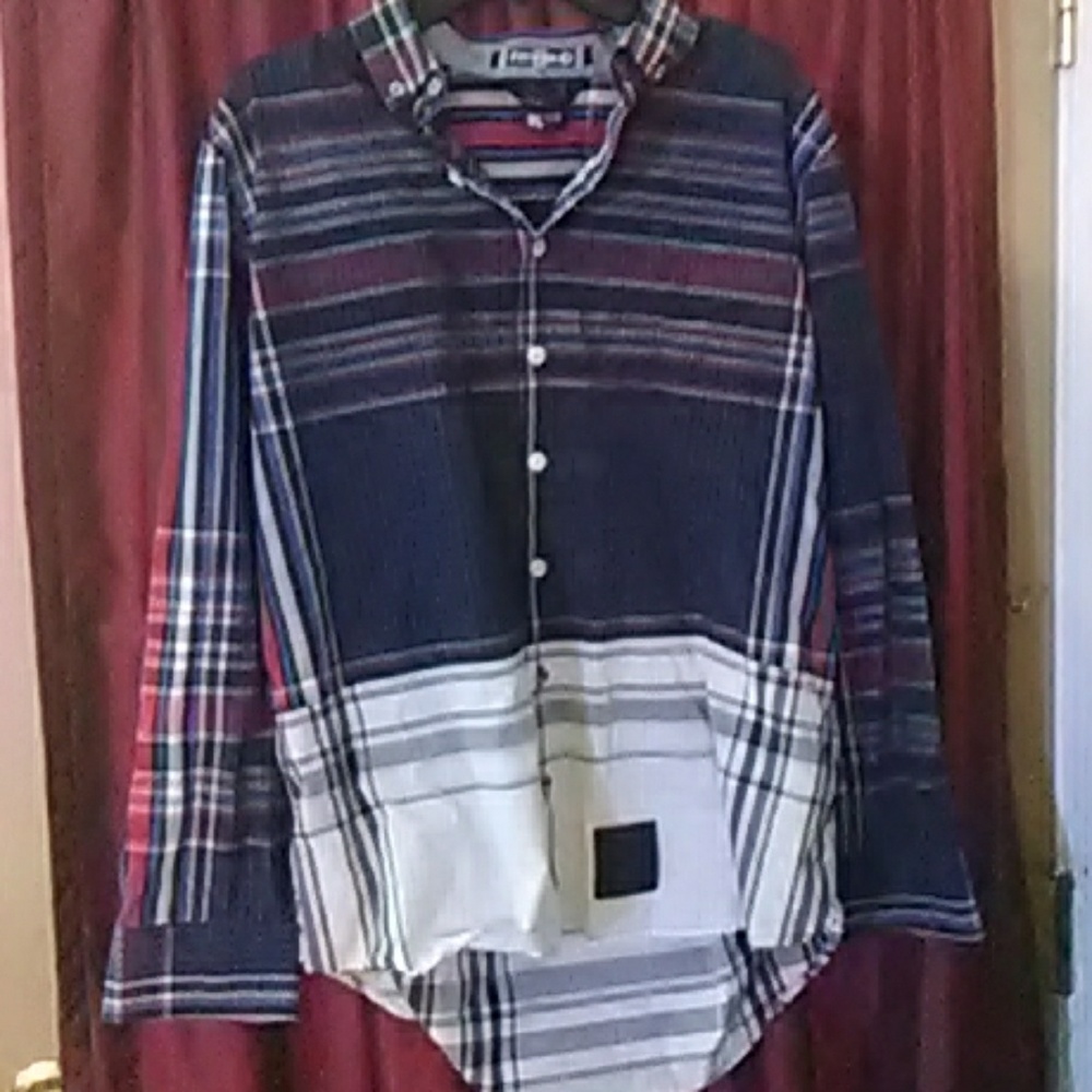 Rocawear blak button down